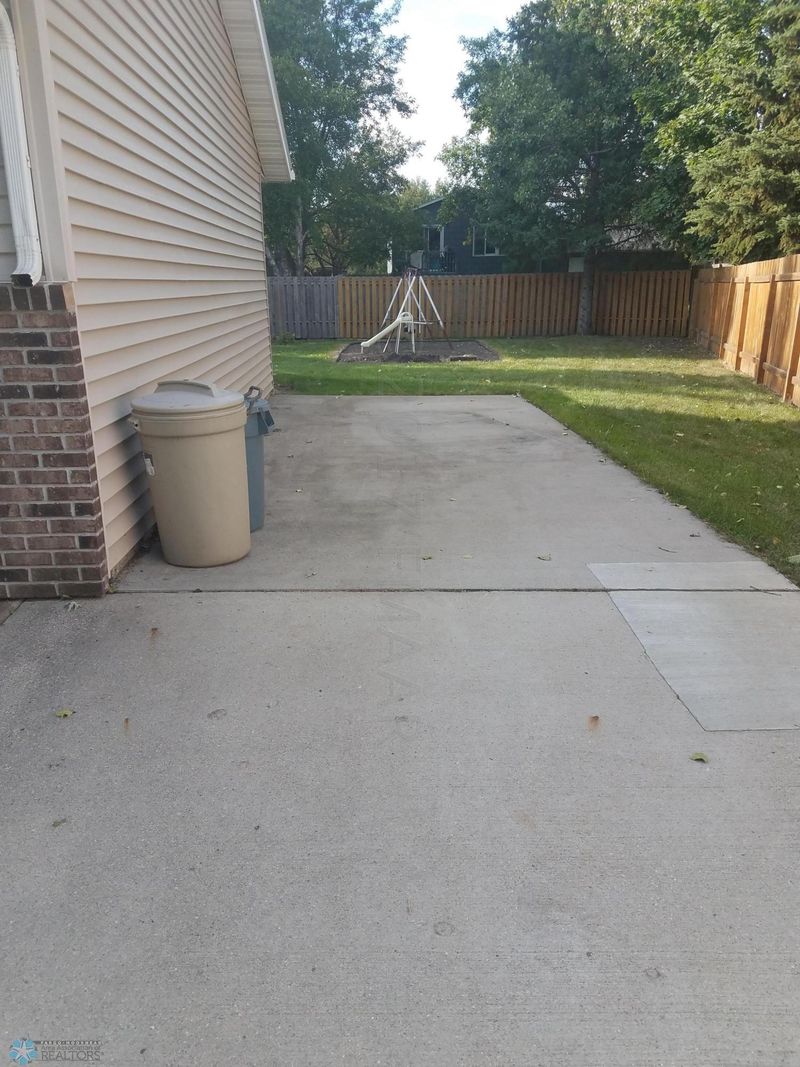 2508 Spruce Ln, Moorhead, MN 56560