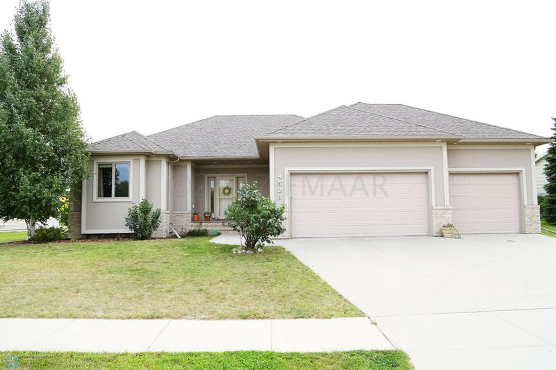 4526 3rd St S, Moorhead, MN 56560