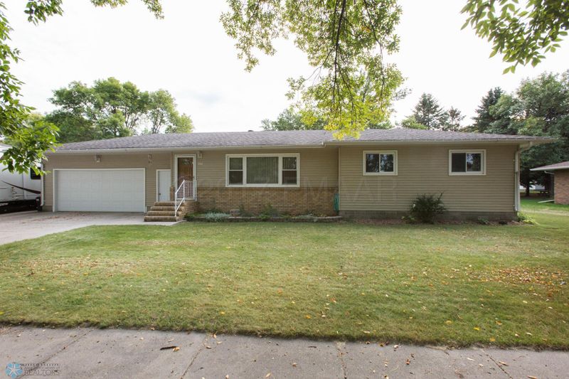 306 9 St SE, Barnesville, MN 56514