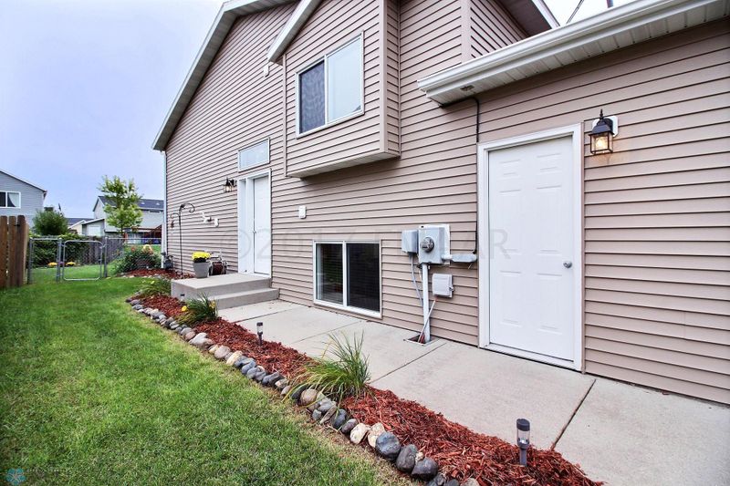 3516 11th St S, Moorhead, MN 56560