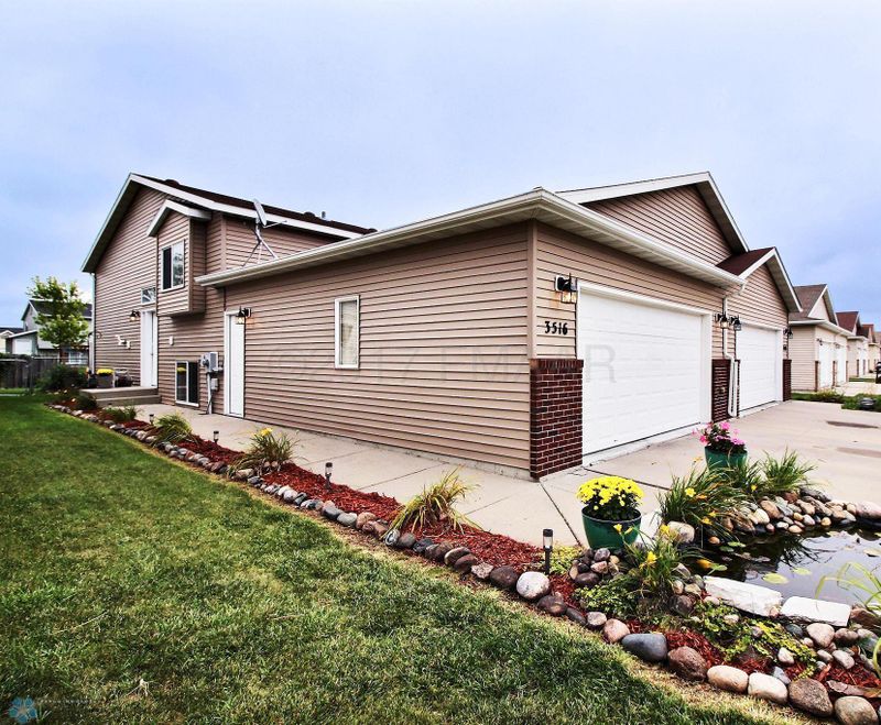 3516 11th St S, Moorhead, MN 56560