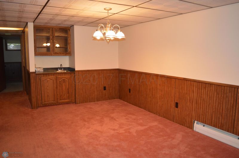 1816 Centre Sq, Moorhead, MN 56560