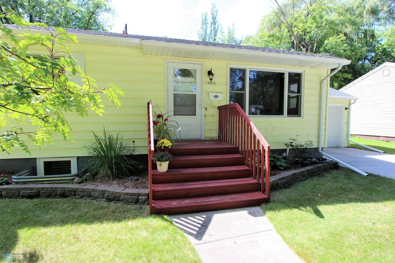 1111 10th 1/2 St N, Moorhead, MN 56560
