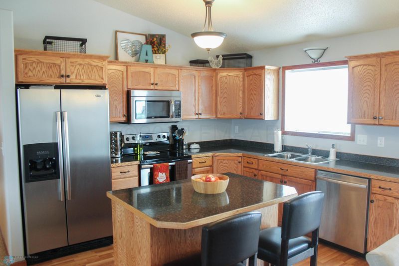 1802 42nd Ave S, Moorhead, MN 56560