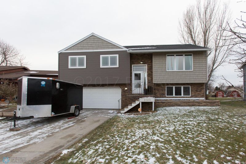 3120 22nd St S, Moorhead, MN 56560