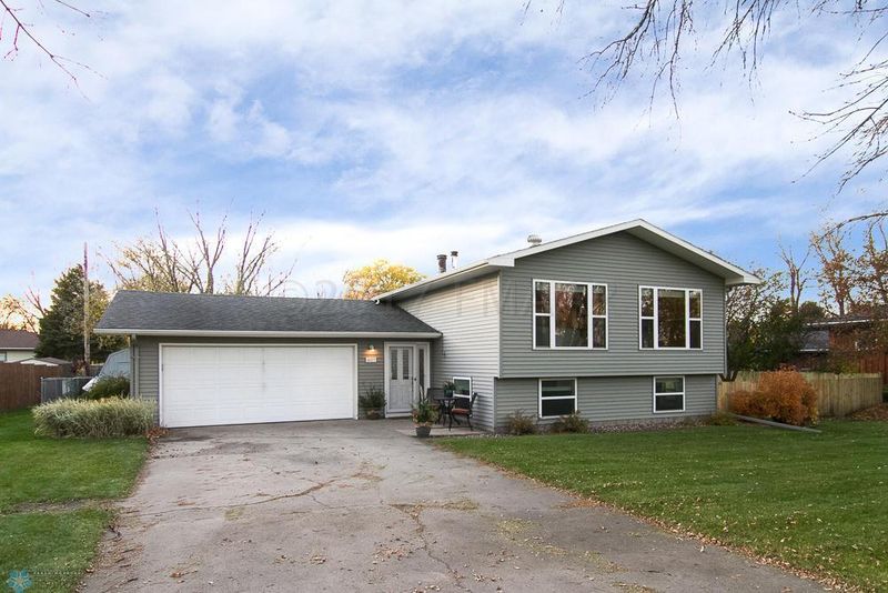 407 7 St NE, Barnesville, MN 56514