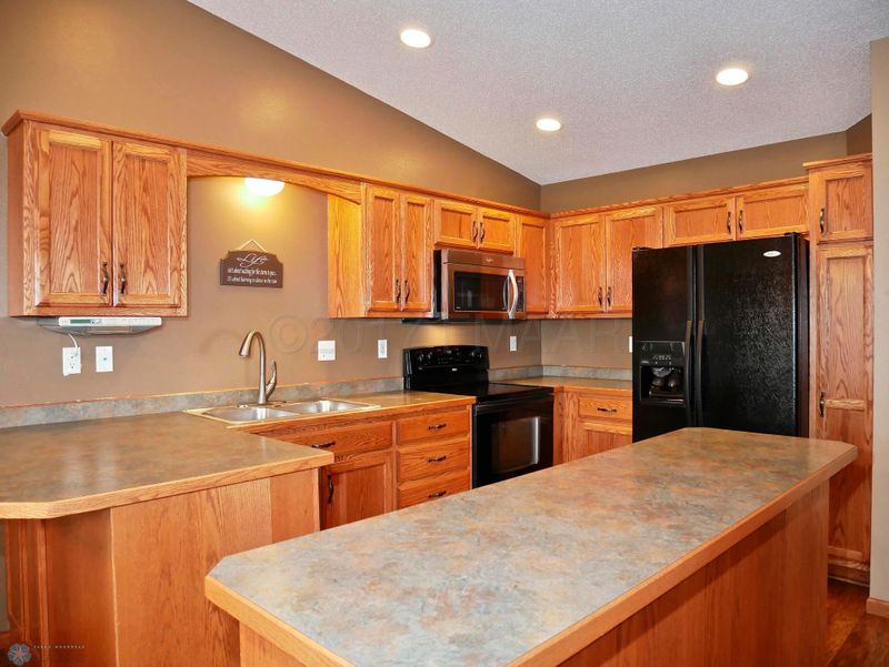 1003 35 Ave S, Moorhead, MN 56560