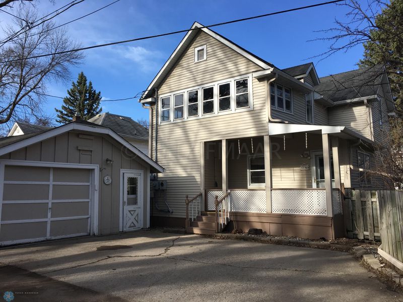 704 4th St S, Moorhead, MN 56560