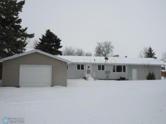 556 7th St, Stephen, MN 56757