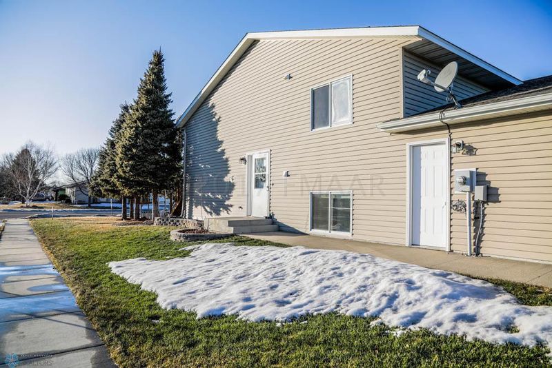 3451 15th St S, Moorhead, MN 56560