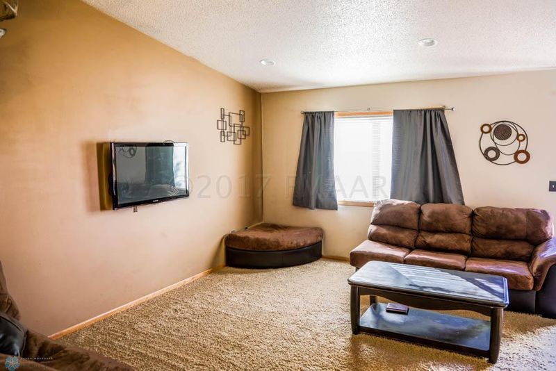 3451 15th St S, Moorhead, MN 56560