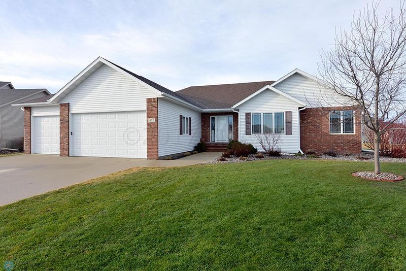 425 43rd Ave S, Moorhead, MN 56560