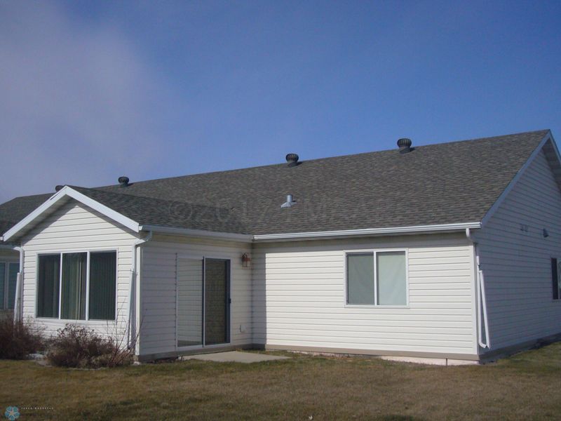 3193 11th Ave S, Moorhead, MN 56560