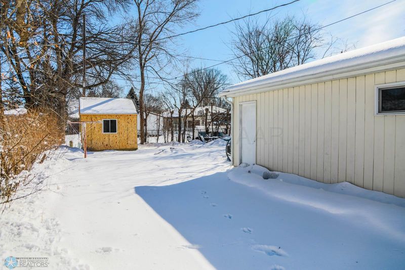 610 15th St N, Moorhead, MN 56560