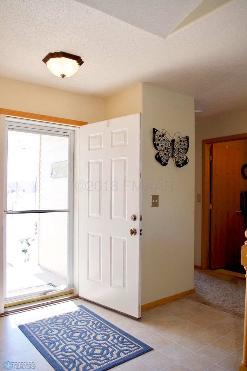 2008 33rd St S, Moorhead, MN 56560