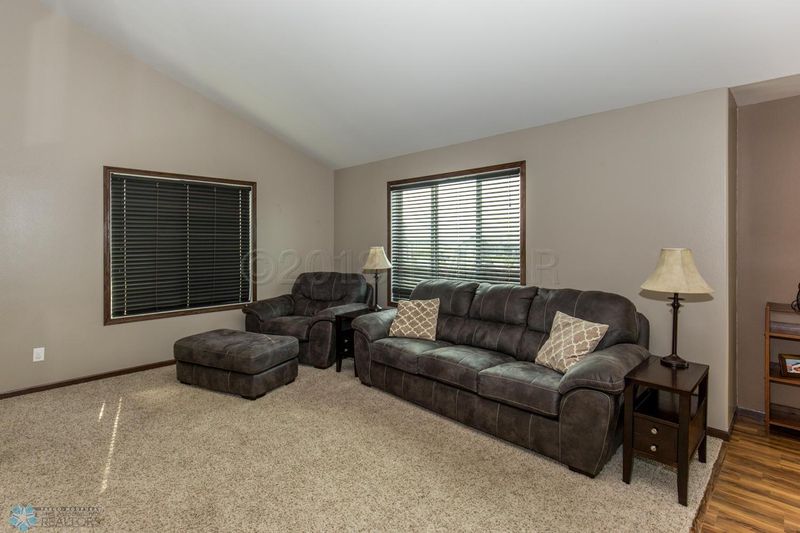 1591 35th Ave S, Moorhead, MN 56560