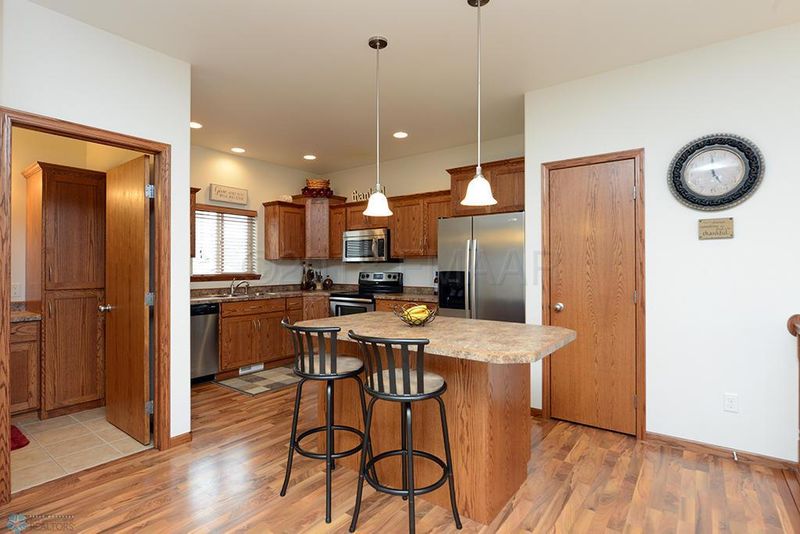 904 41st Ave S, Moorhead, MN 56560