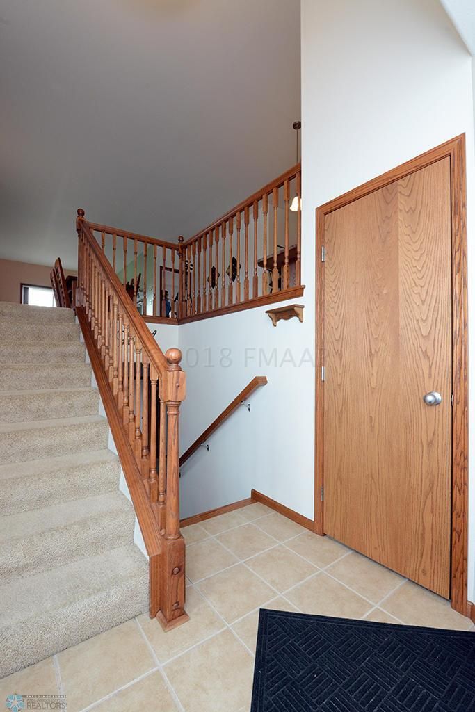 904 41st Ave S, Moorhead, MN 56560