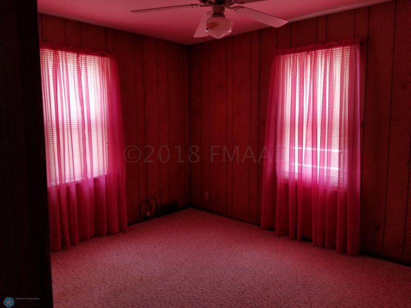 1220 11th Ave N, Moorhead, MN 56560