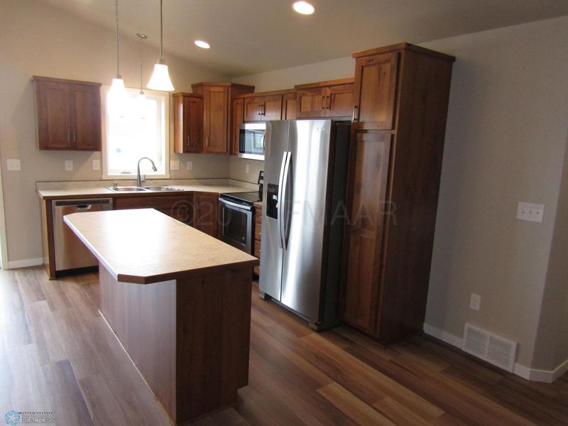 4457 18 St S, Moorhead, MN 56560