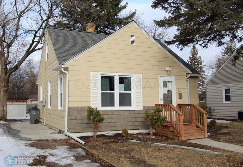 205 14 St S, Moorhead, MN 56560