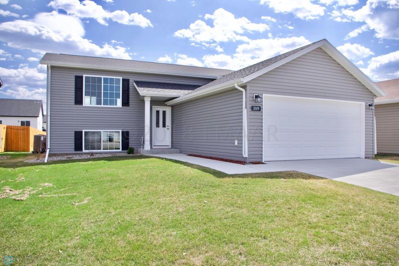 3019 32nd Ave S, Moorhead, MN 56560