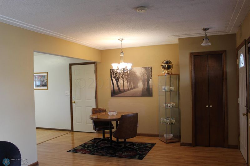 614 3 Ave SE, Barnesville, MN 56514