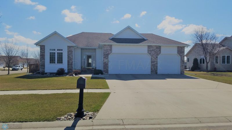4400 3rd St S, Moorhead, MN 56560