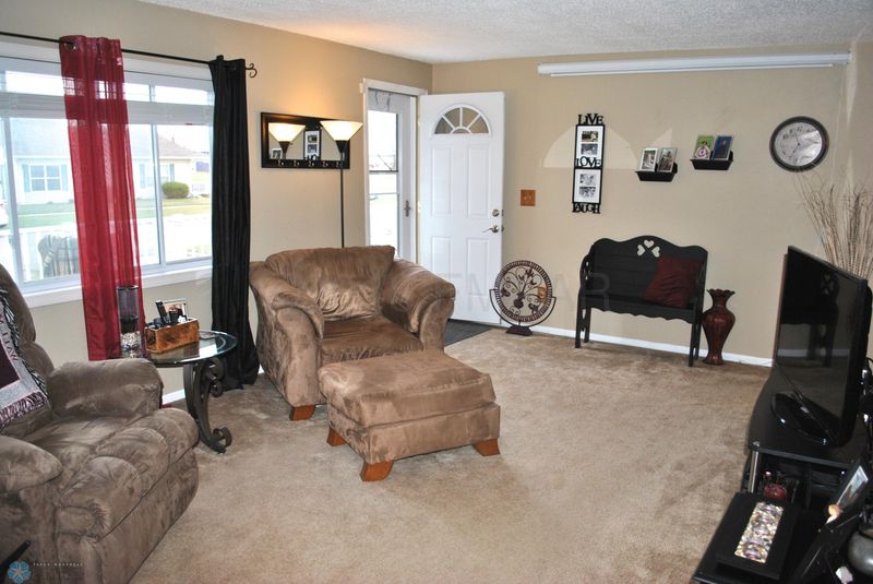 411 18th St N, Moorhead, MN 56560