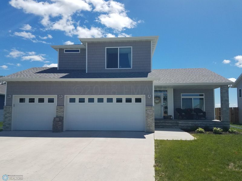 1565 46th Ave S, Moorhead, MN 56560