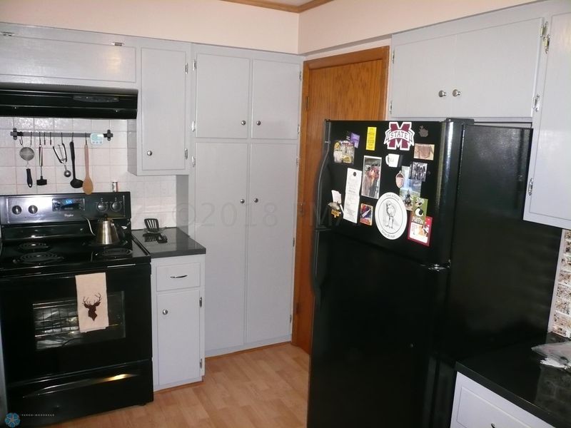 213 6 St SE, Barnesville, MN 56514
