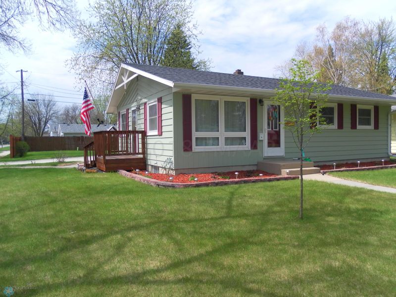 1917 19th St S, Moorhead, MN 56560