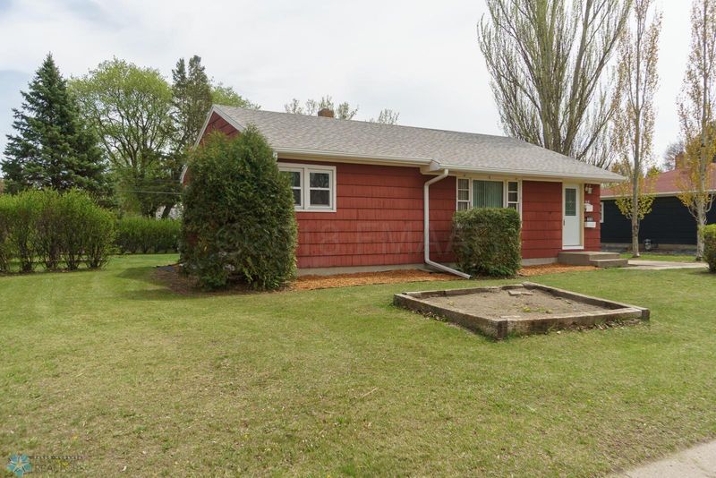 1616 11th St S, Moorhead, MN 56560