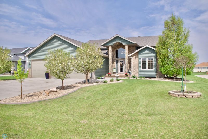 1113 4 Ave NW, Dilworth, MN 56529