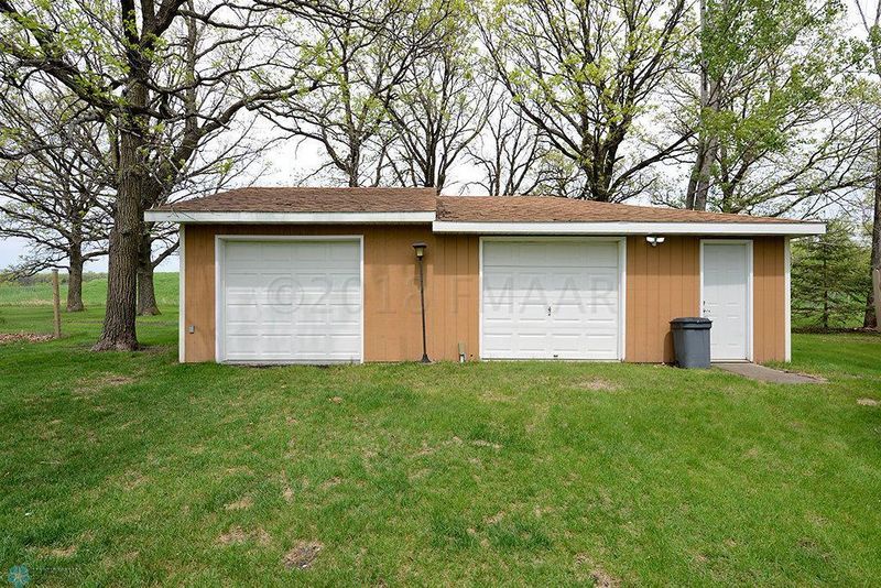112 60th Ave N, Moorhead, MN 56560