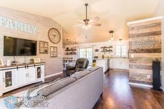 723 Sunset Dr, Fergus Falls, MN 56537