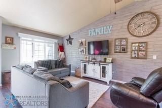 723 Sunset Dr, Fergus Falls, MN 56537
