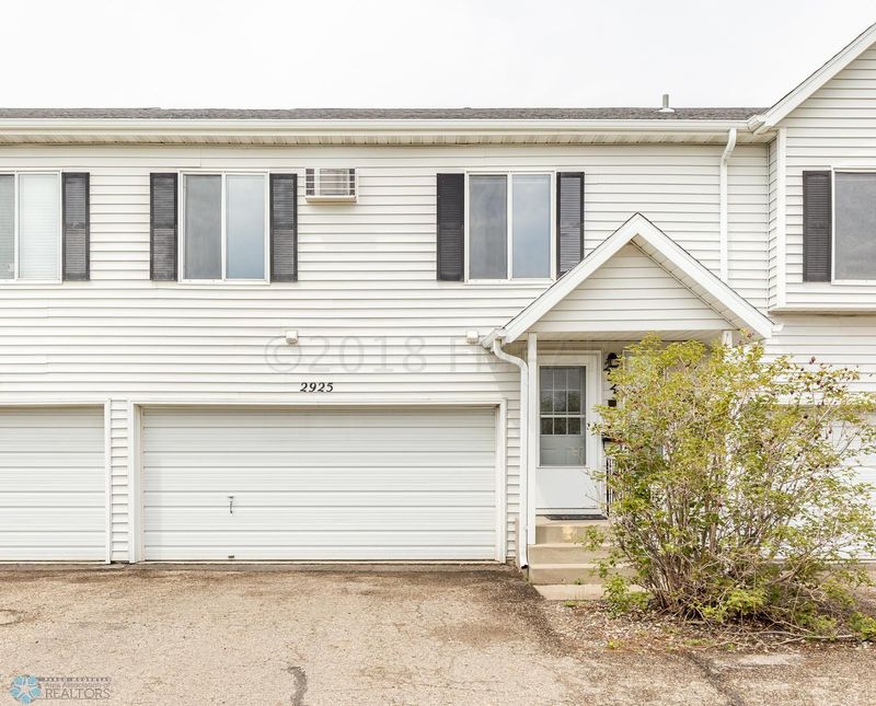 2925 32nd St S, Moorhead, MN 56560