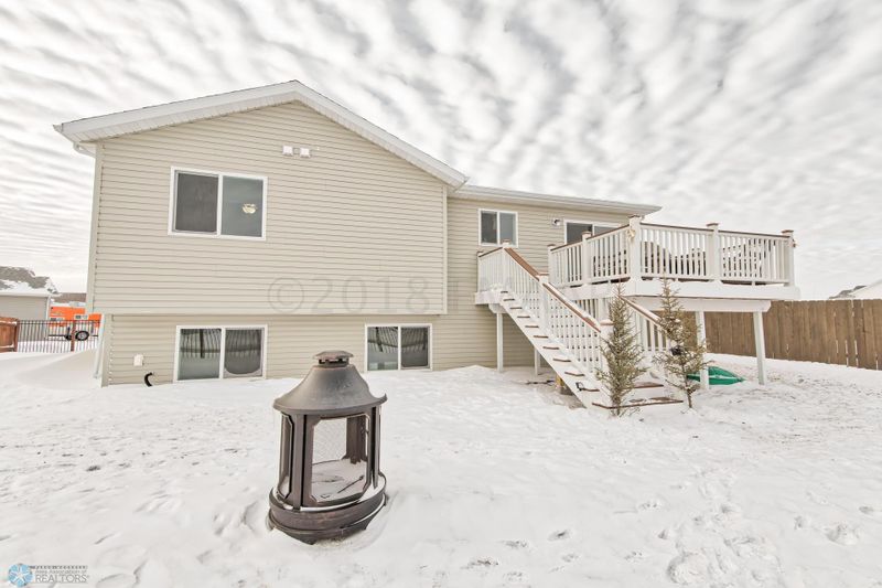 3812 10th St S, Moorhead, MN 56560