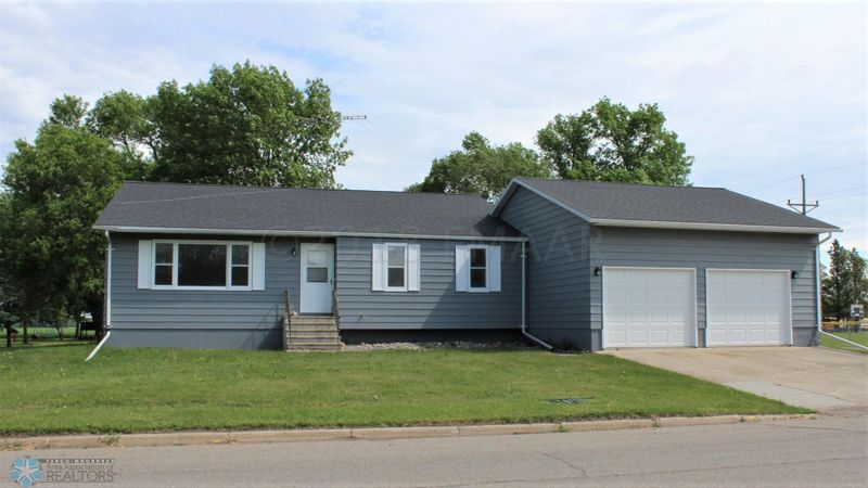 402 Northern Pacific Ave W, Ulen, MN 56585