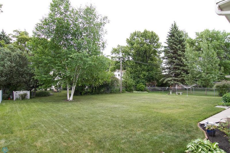 2020 18th St S, Moorhead, MN 56560