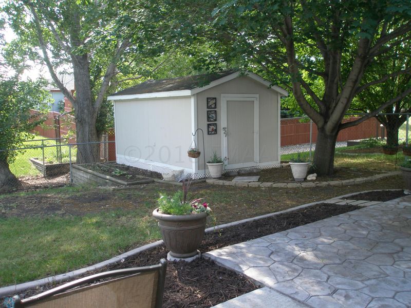 1914 32 St S, Moorhead, MN 56560