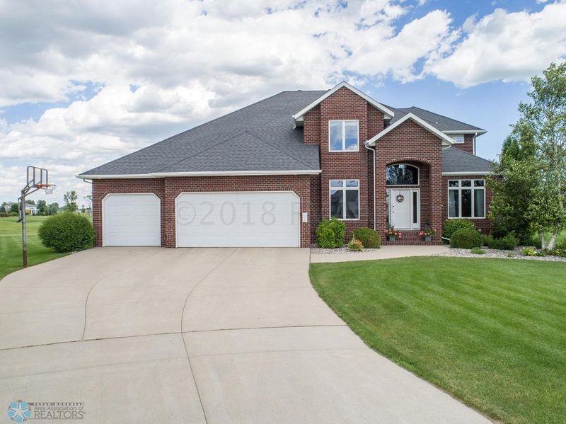 3516 Westmoor Cir, Moorhead, MN 56560