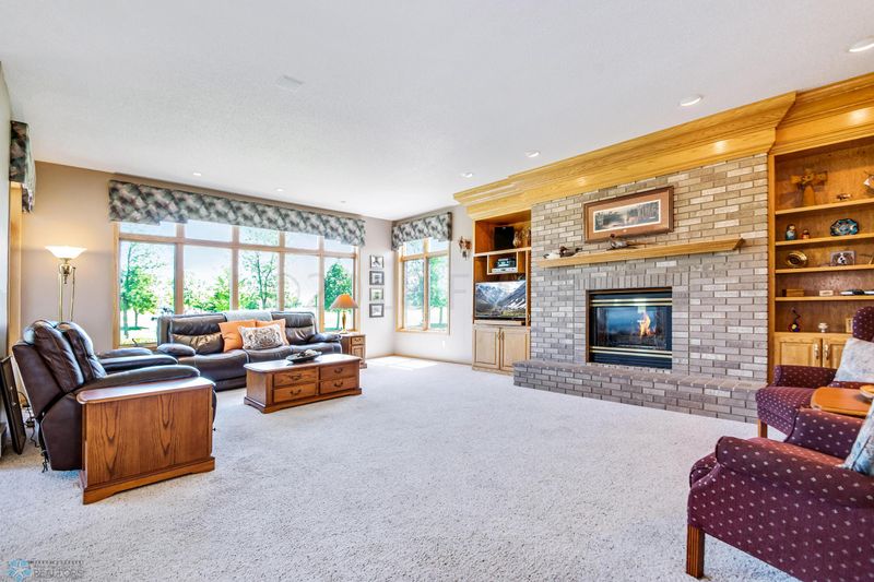 3516 Westmoor Cir, Moorhead, MN 56560