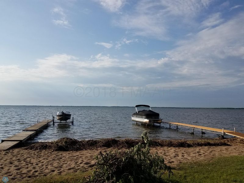 44698 Plentywood Dr, Perham, MN 56573