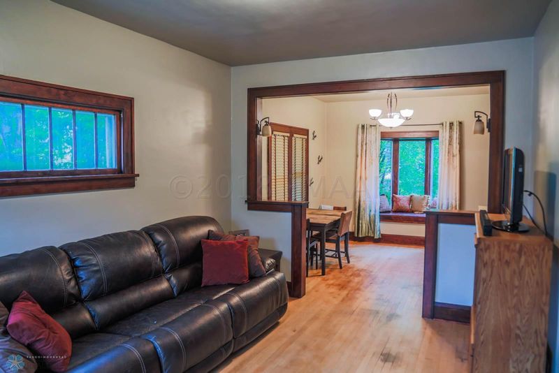 702 4th St S, Moorhead, MN 56560