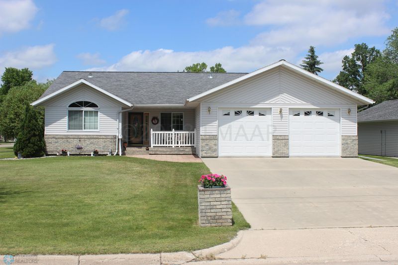 701 2nd Ave E, Ada, MN 56510