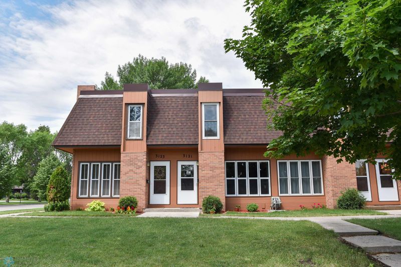 3121 5th St S #2, Moorhead, MN 56560