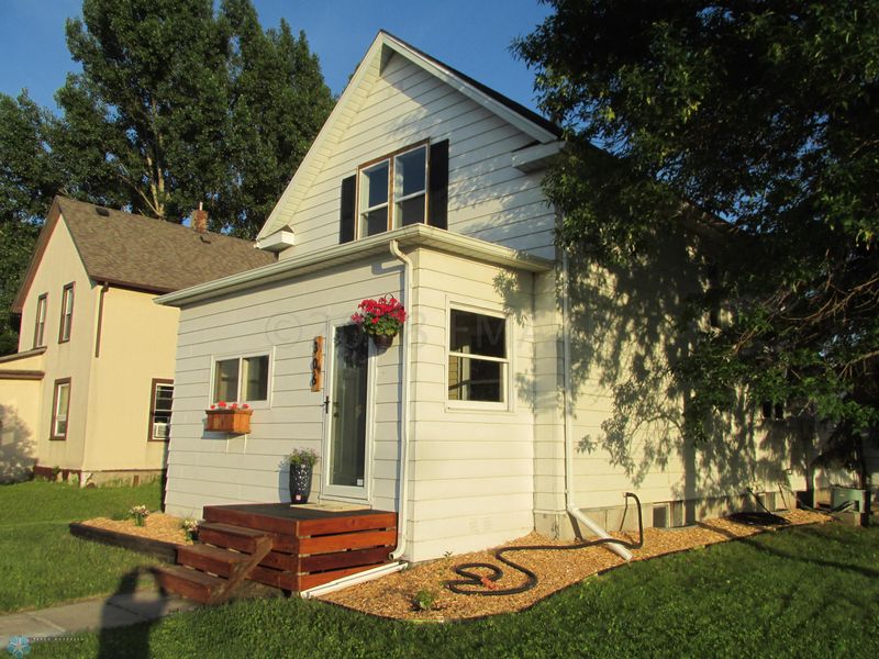 306 Center Ave W, Dilworth, MN 56529