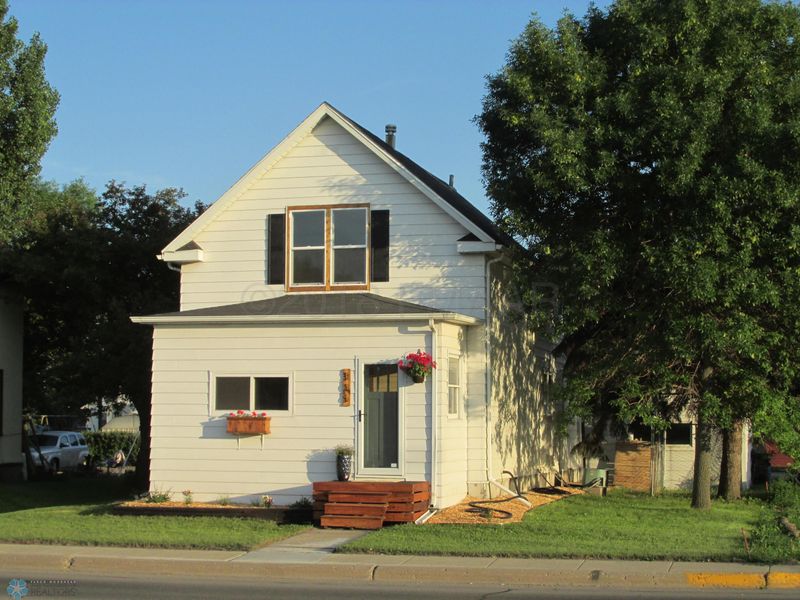 306 Center Ave W, Dilworth, MN 56529